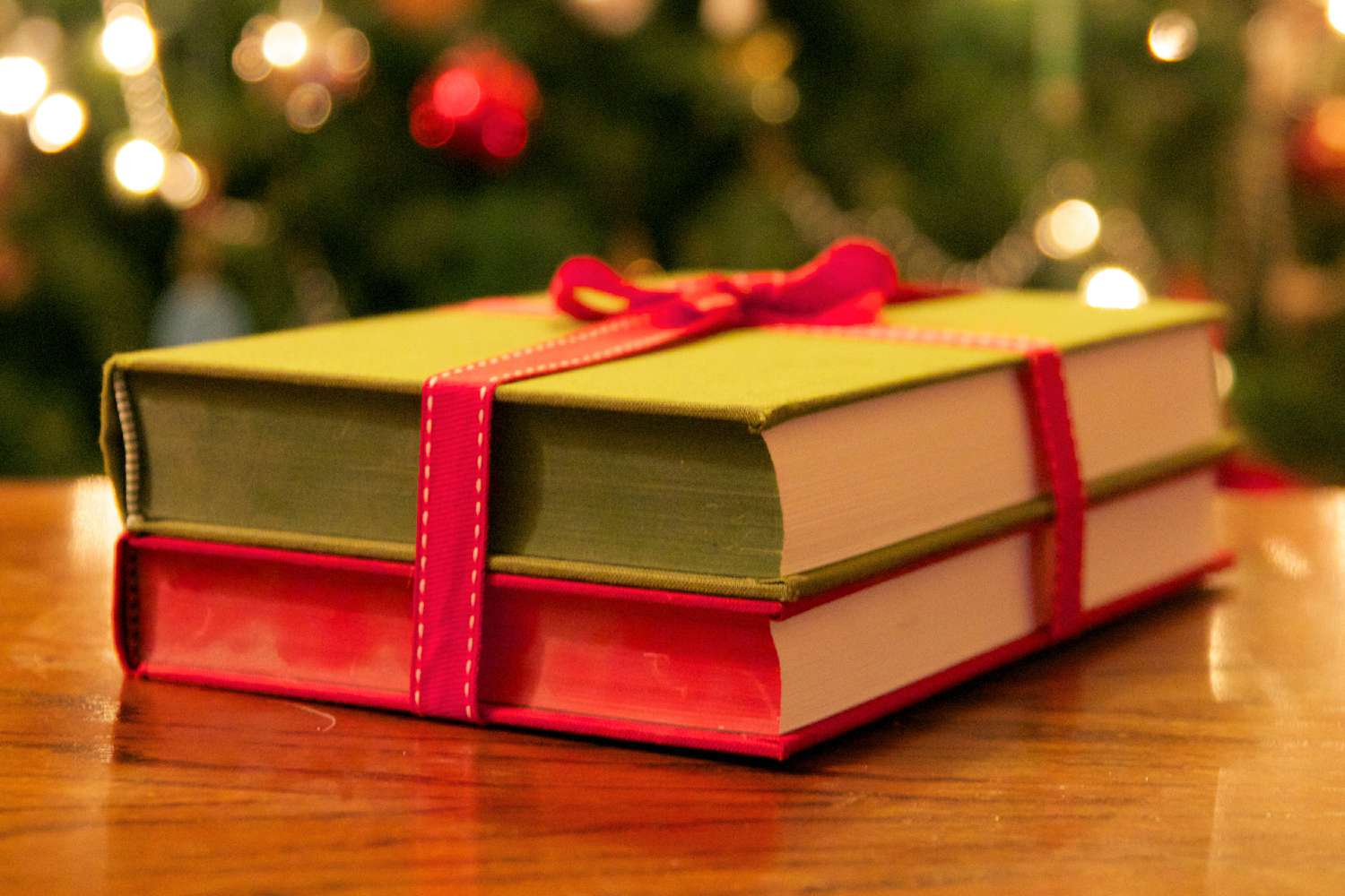 Подарункові книги